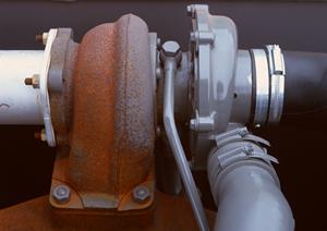 「山善運輸」は重量物を慎重に運搬します